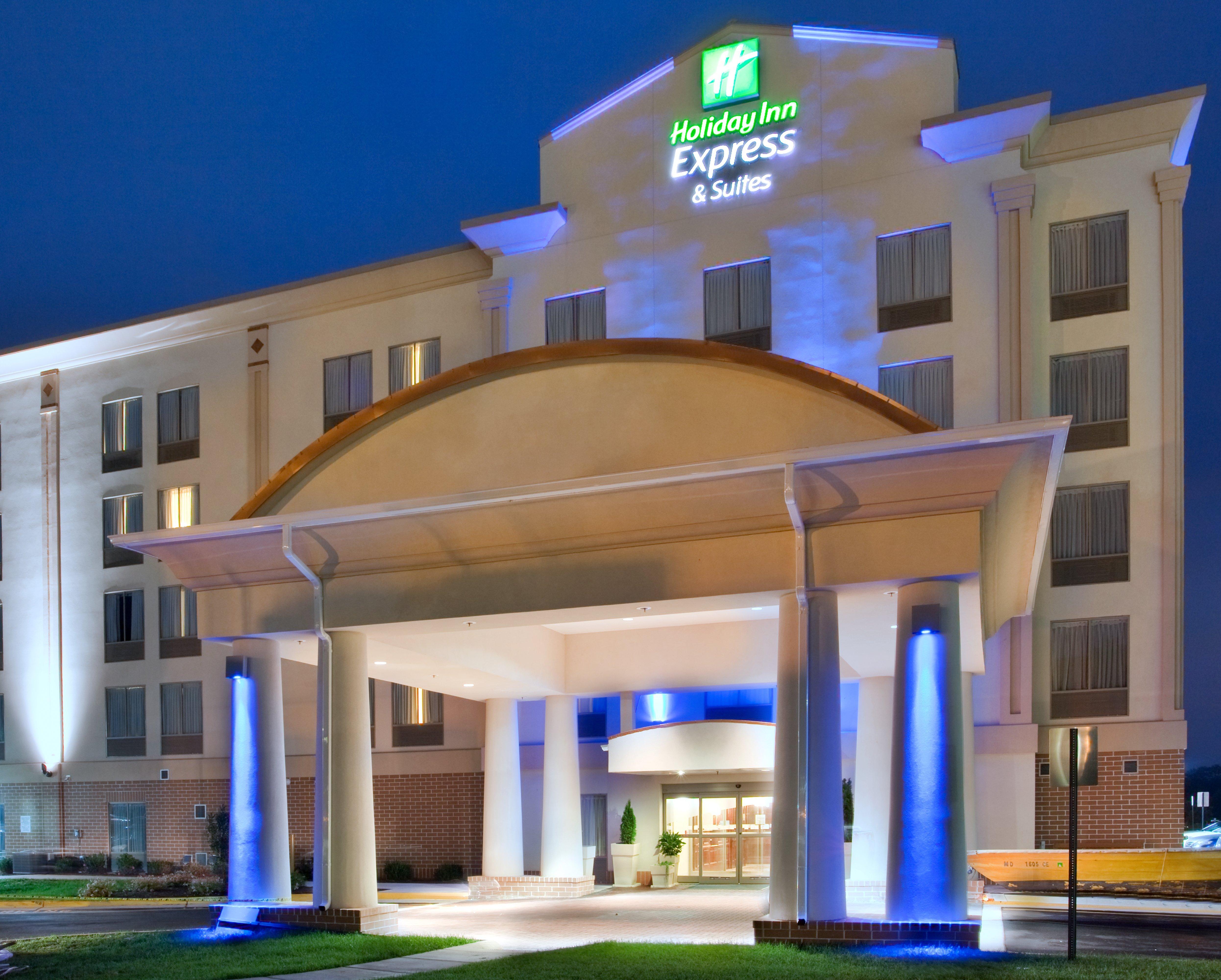 Holiday Inn Express Hotel & Suites Fredericksburg, An Ihg Hotel Exterior photo